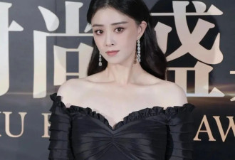爆瘦20斤的蒋欣一身“妈味”拿下年末红毯头筹…