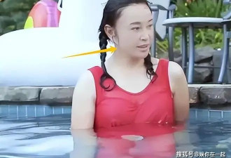 74岁刘晓庆泳装照曝光，穿红色泳衣身姿挺拔，泳姿优美，丰腴性感秒杀白幼瘦