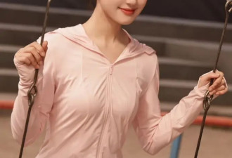 凌晨被老板辱骂殴打，长期被职场PUA，赵露思被曝曾向闺蜜发求救短信