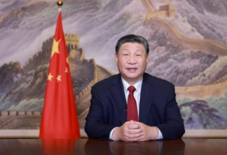 习近平新年献词，有如活在“平行时空”