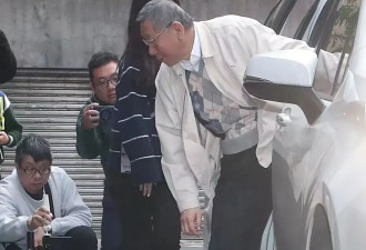 全台仅100个重罪犯在戴？柯文哲戴电子脚镣画面曝光