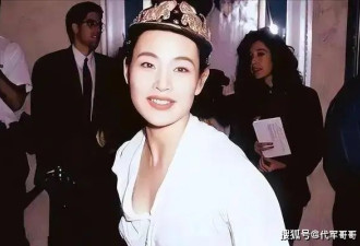 她让春晚导演道歉 入美国籍回中国捞金