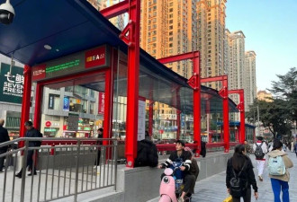 广州迷你地铁口"出圈",被称全宇宙最小,官方回应