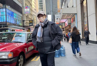 74岁谭咏麟大病初愈面颊凹陷，婚姻有愧糟糠妻