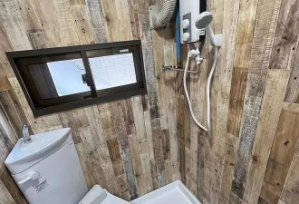 东京3平“厕所出租屋”爆火！看到房间后网友傻眼：还不如住监狱…