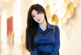 杨晨晨放大招，黑丝袜包臀裙下的大长腿杀疯了，这谁能扛得住？