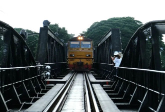 泰国复古慢火车：全程开窗自由 local又出片