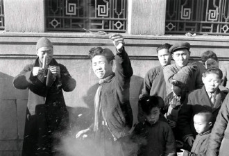 老照片：1946年，富人家庭的春节让人羡慕