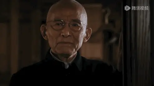 又一个内娱过气明星，翻红了