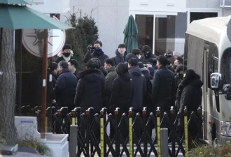 3000警力压制总统100名支持者