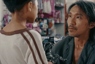 美国汽车冲撞行人事件，世上的坏蛋都是一样的