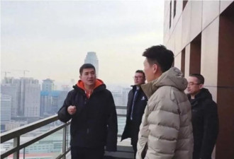 副区长搭档网红主播卖房，已获104套认购