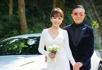 67岁香港男星结婚，和新婚妻子搭私人飞机度蜜月