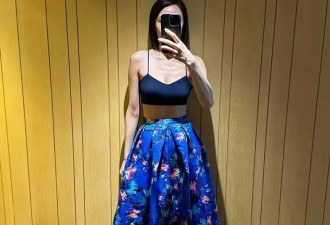 香港女星汤怡上围突然变丰满，遭质疑垫了胸垫，身材消瘦胸骨吓人
