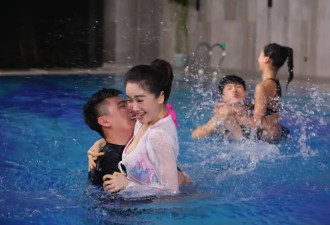 左小青太丰满了，穿小白裙都兜不住好身材，我感慨资本果然会选人