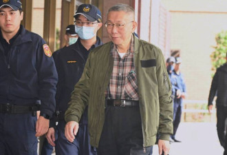 柯文哲学生踢爆 亲眼看到不明金钱被带回去