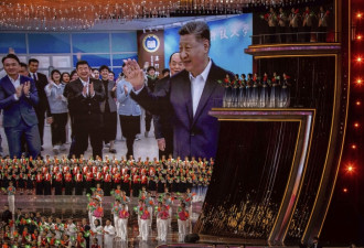 中国注定要“摸着石头过河” 河中有3块巨石