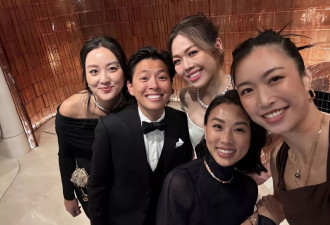 霍启仁携未婚妻参加友人婚礼，女方弯腰驼背气质一般