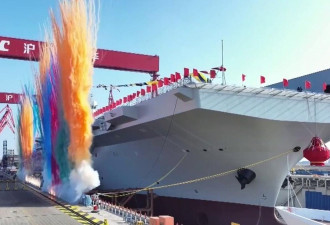 中国海军四川舰下水 称明年服役