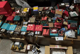 花几十万元买假藏品！什么直播间又在硬控老年人?