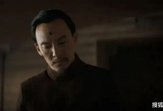 张震巩俐二十年后再现神级拉扯场景，内娱绝色依然抗打！