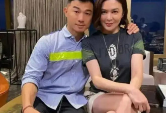 62岁关之琳在豪宅与小鲜肉依偎在一起，穿搭时髦容光焕发，差几十岁却似同龄人