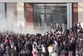中国爆10万人示威！华人急劝国民党：回大陆吧