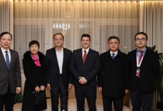 内外交困暂“披羊皮”？中国新驻法大使履新上任