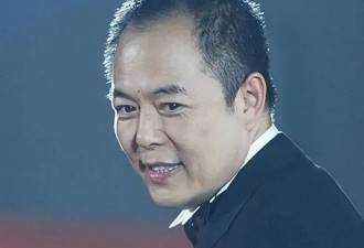 善恶到头终有报！66岁坐上轮椅的张铁林，已经活成了一个“笑话”