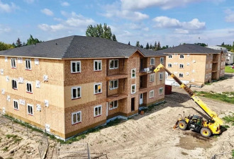 重赏之下必有勇夫：加拿大小镇提供3万住房支票迎来大量建设