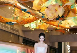 38岁刘亦菲现身宝格丽晚宴,瞬间梦回“白秀珠”