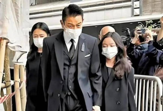赵薇女儿现状 身高近一米七 与刘德华女儿同校