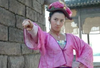 若非演员颜值够硬，真撑不住这些离谱造型