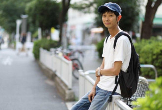 “无所事事”也能赚钱？ 他“出租自己”年入 8 万美元