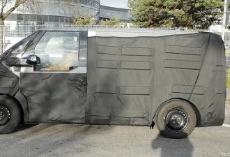 定位纯电动厢式车 起亚PV5谍照曝光