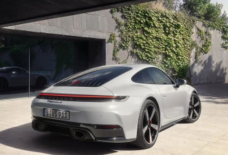 外观升级加速更快 新款保时捷911 Carrera S官图