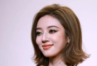 刘亦菲和安妮海瑟薇同台：有人昙花一现 有人越老越年轻