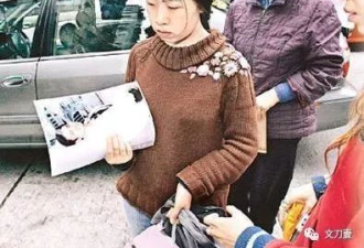 那个为追星逼父跳海的杨丽娟，如今过得如何？