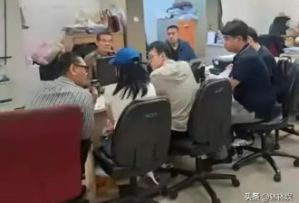 王星女朋友首露脸！个子不高，披肩发戴着眼镜，两人今日一起回国