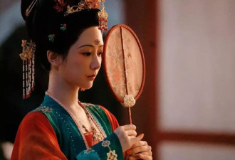 《国色芳华》三天播放量破亿，卫视首播收视登顶