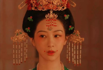 《国色芳华》三天播放量破亿，卫视首播收视登顶