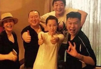 上热搜，“京城第一美女”许晴私下聚会真放得开