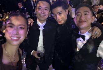 霍启仁带泰国未婚妻参加婚宴，女方穿着大胆略显驼背！气质很普通