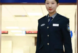 考研失败后，她选择来北大做保安