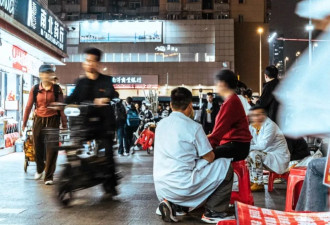 深圳地摊按摩最平1元1分钟大受欢迎 记者实测：难忘的体验