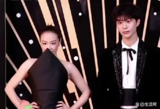 高叶走红毯服装造型独特 网友：怎么穿着钢笔就上去了？