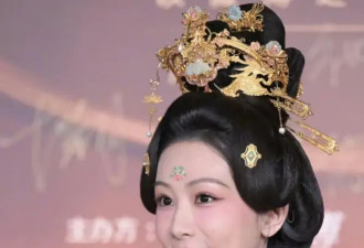 杨紫李现 “纯元 CP” 牵手，曾黎李子柒国风造型绝美，这场明星红毯效果真的拉满了