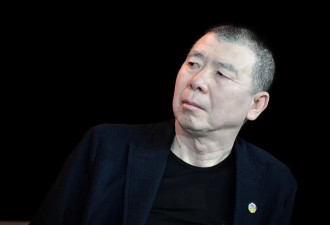 冯小刚洛杉矶房屋被烧毁,不计其数藏品付之一炬?