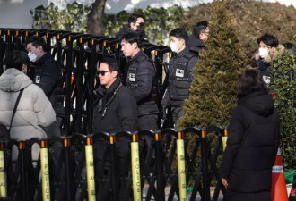 凌晨将再尝试逮捕总统！尹锡悦被拍到"悠哉散步"
