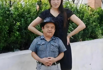中国第一矮星，身高仅1米28，却是国家一级演员，娶4任美娇妻